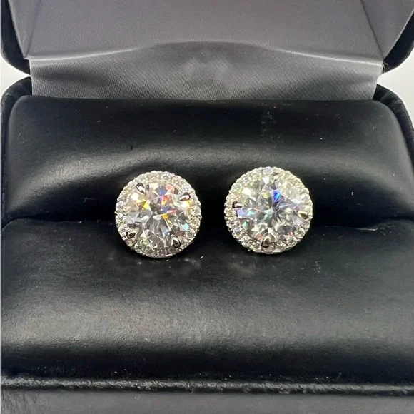 Elegant 925 Sterling Silver 4.00CT MOISSANITE screw back Stud Earrings - Picture 10 of 14